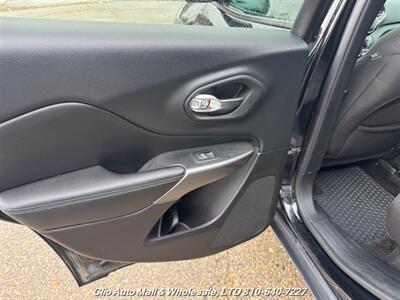 2019 Jeep Cherokee Sport 4WD   - Photo 18 - Clio, MI 48420