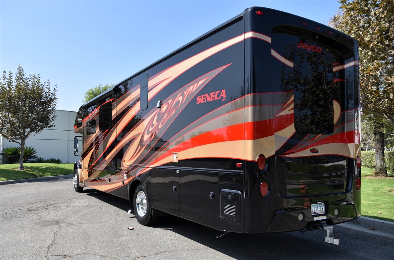 2018 Jayco Seneca 37FS   - Photo 10 - Orange, CA 92867