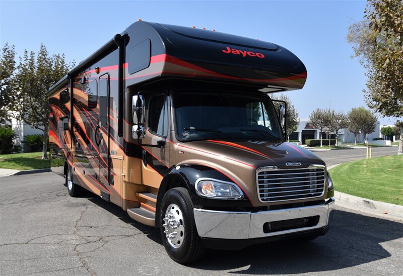 2018 Jayco Seneca 37FS   - Photo 2 - Orange, CA 92867