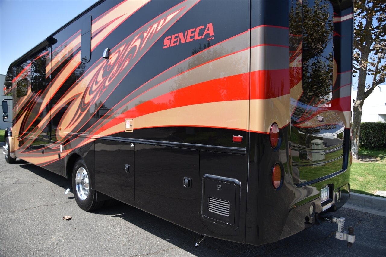 2018 Jayco Seneca 37FS   - Photo 11 - Orange, CA 92867