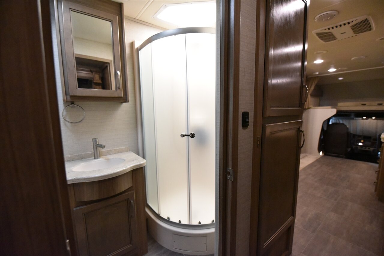 2018 Jayco Seneca 37FS   - Photo 43 - Orange, CA 92867