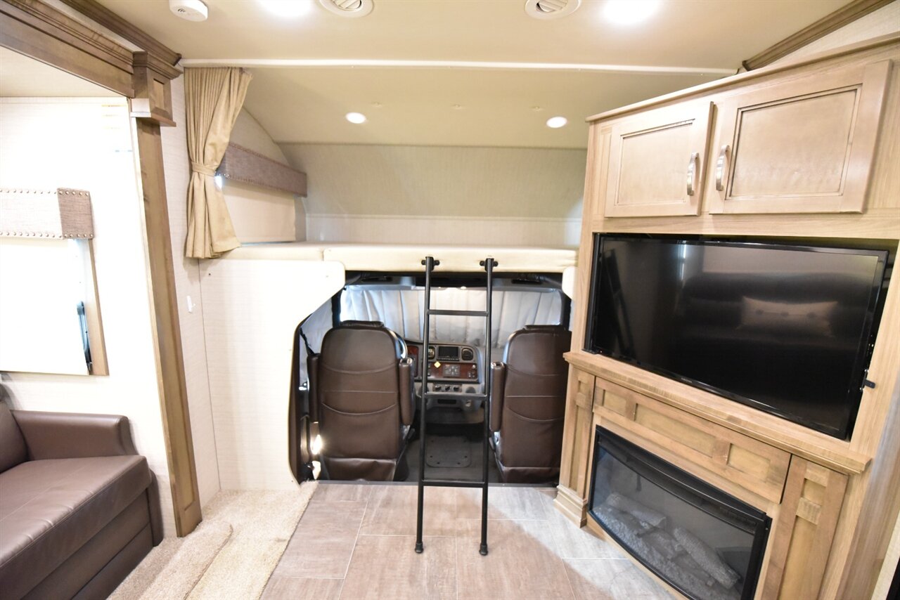 2018 Jayco Seneca 37FS   - Photo 46 - Orange, CA 92867