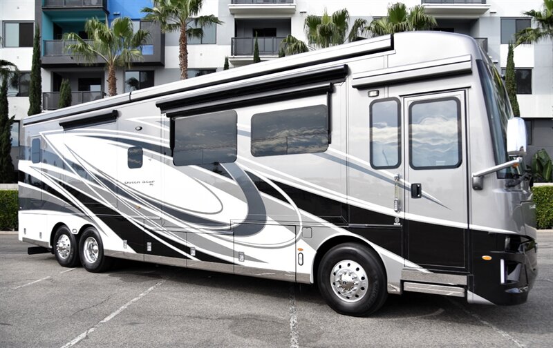 2021 Newmar Dutch Star 4020   - Photo 4 - Orange, CA 92867