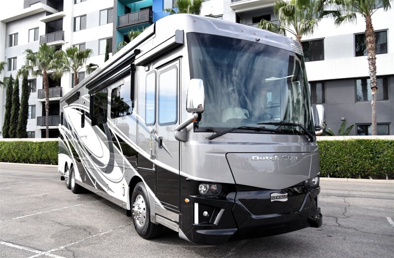 2021 Newmar Dutch Star 4020   - Photo 2 - Orange, CA 92867