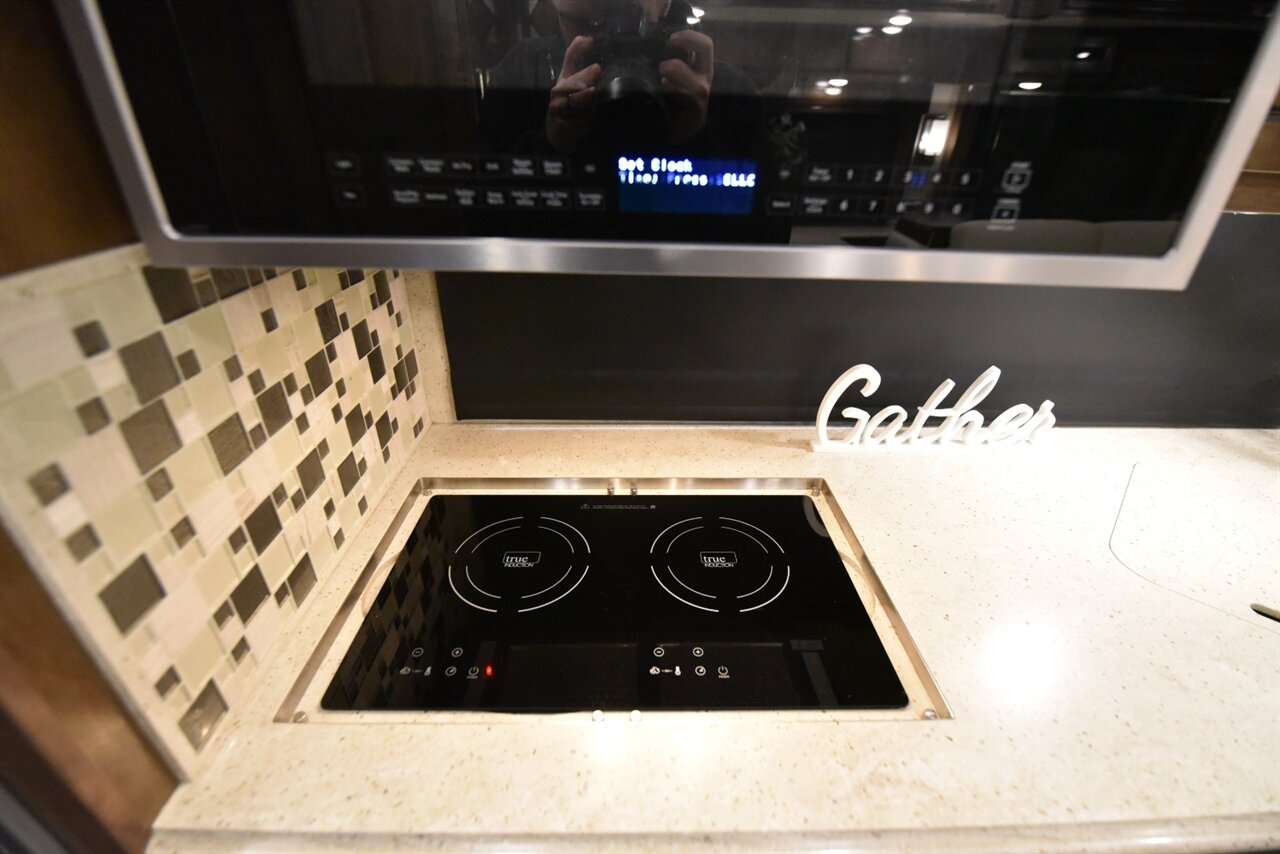 2021 Newmar Dutch Star 4020   - Photo 56 - Orange, CA 92867