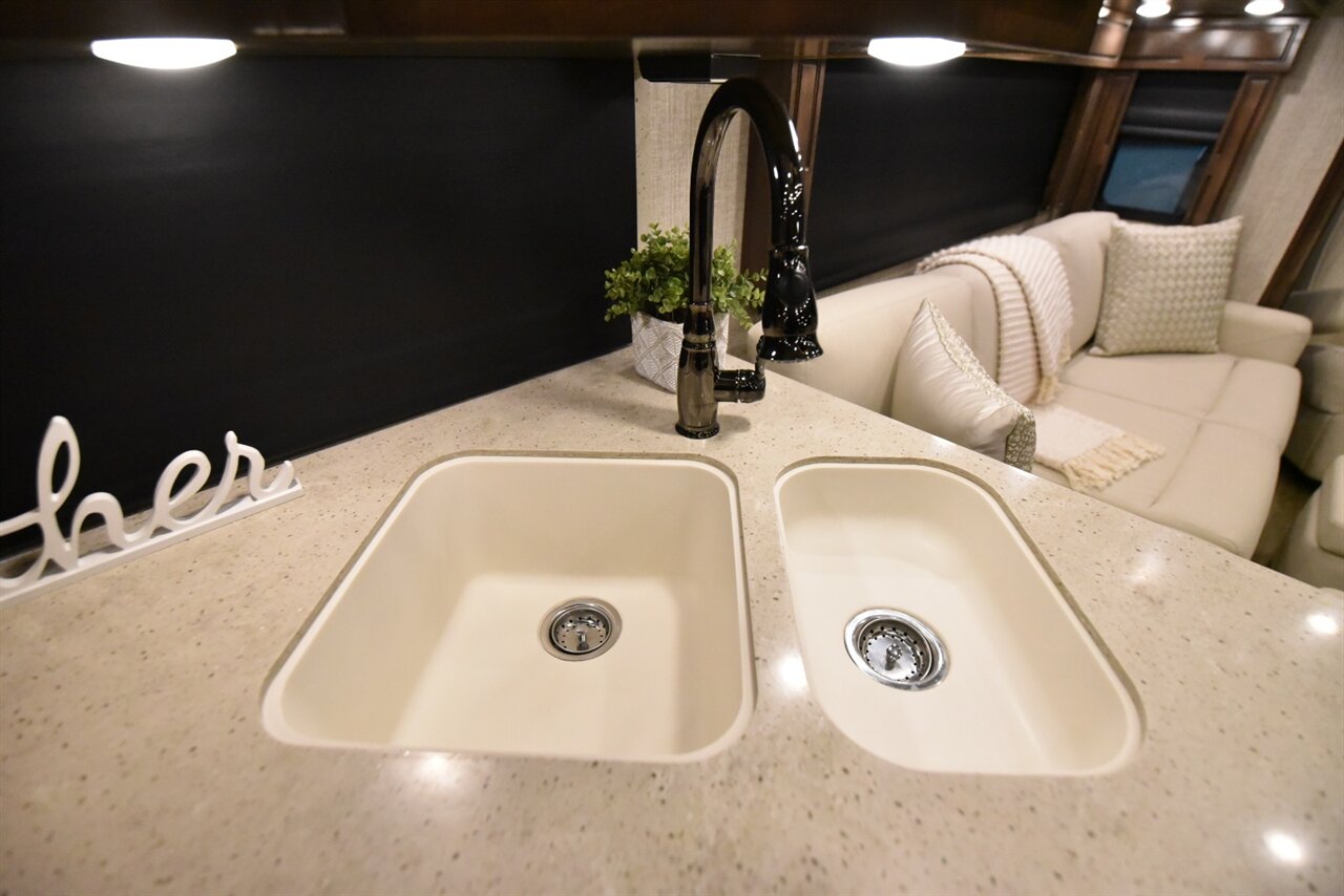 2021 Newmar Dutch Star 4020   - Photo 55 - Orange, CA 92867