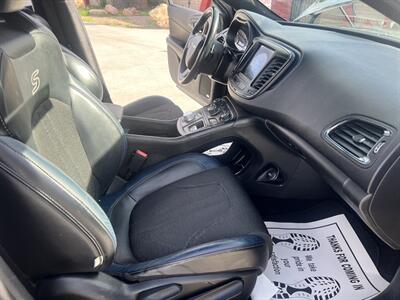2015 Chrysler 200 S   - Photo 15 - Phoenix, AZ 85009