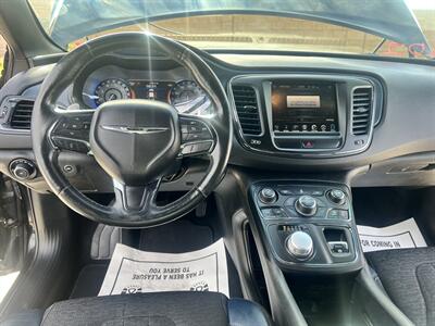 2015 Chrysler 200 S   - Photo 10 - Phoenix, AZ 85009