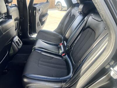 2015 Chrysler 200 S   - Photo 12 - Phoenix, AZ 85009