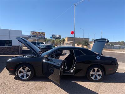 2018 Dodge Challenger SXT   - Photo 6 - Phoenix, AZ 85006
