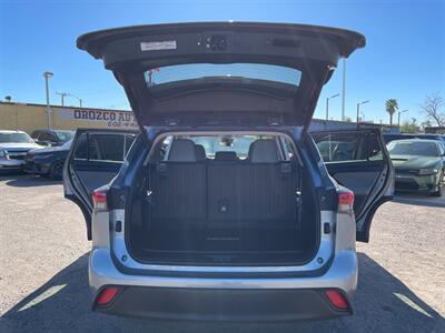 2020 Toyota Highlander LE   - Photo 7 - Phoenix, AZ 85009