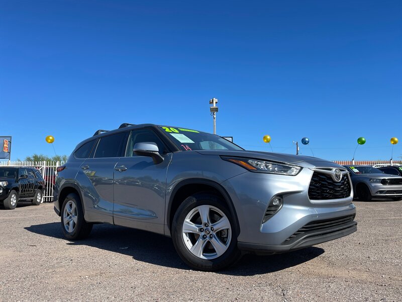 2020 Toyota Highlander LE   - Photo 1 - Phoenix, AZ 85009