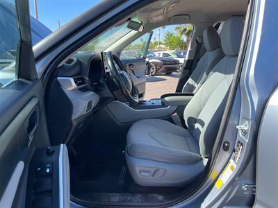 2020 Toyota Highlander LE   - Photo 5 - Phoenix, AZ 85009
