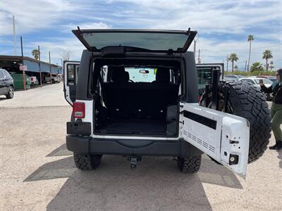 2014 Jeep Wrangler Unlimited Rubicon   - Photo 7 - Phoenix, AZ 85009