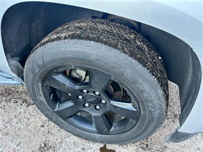 2018 Chevrolet Suburban LT   - Photo 18 - Phoenix, AZ 85006