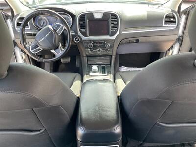 2020 Chrysler 300 Touring - Photo 11 - Phoenix, AZ 85009