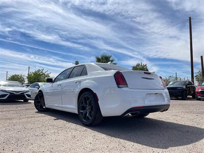 2020 Chrysler 300 Touring - Photo 4 - Phoenix, AZ 85009