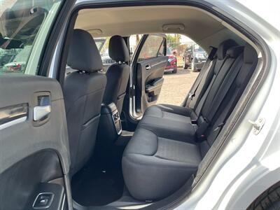 2020 Chrysler 300 Touring - Photo 7 - Phoenix, AZ 85009