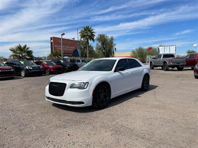 2020 Chrysler 300 Touring - Photo 13 - Phoenix, AZ 85009