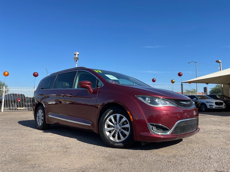 2017 Chrysler Pacifica Touring Plus   - Photo 1 - Phoenix, AZ 85009