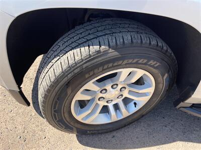 2020 Chevrolet Suburban LT   - Photo 14 - Phoenix, AZ 85009