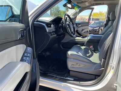 2020 Chevrolet Suburban LT   - Photo 5 - Phoenix, AZ 85009