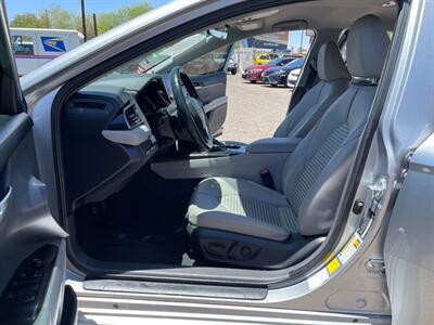 2022 Toyota Camry SE - Photo 5 - Phoenix, AZ 85009