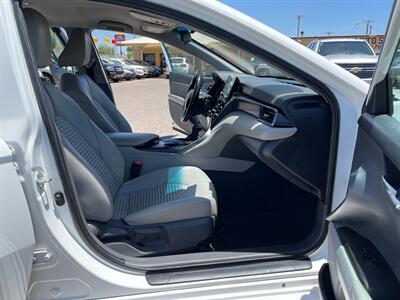 2021 Toyota Camry SE - Photo 7 - Phoenix, AZ 85009