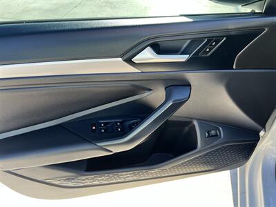 2019 Volkswagen Jetta R-Line   - Photo 10 - Phoenix, AZ 85009