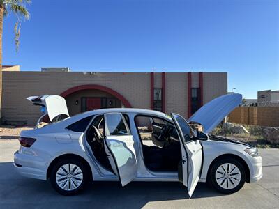 2019 Volkswagen Jetta R-Line   - Photo 5 - Phoenix, AZ 85009