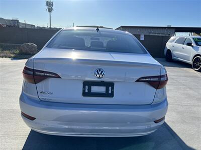 2019 Volkswagen Jetta R-Line   - Photo 3 - Phoenix, AZ 85009