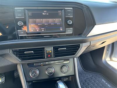 2019 Volkswagen Jetta R-Line   - Photo 9 - Phoenix, AZ 85009