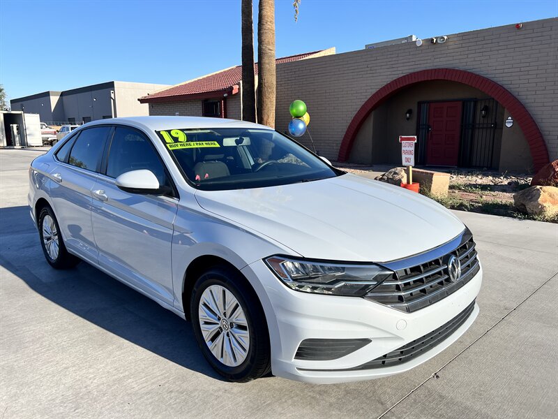 2019 Volkswagen Jetta R-Line   - Photo 1 - Phoenix, AZ 85009