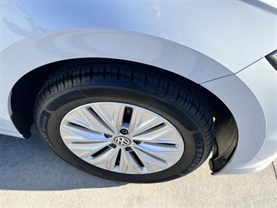 2019 Volkswagen Jetta R-Line   - Photo 16 - Phoenix, AZ 85009