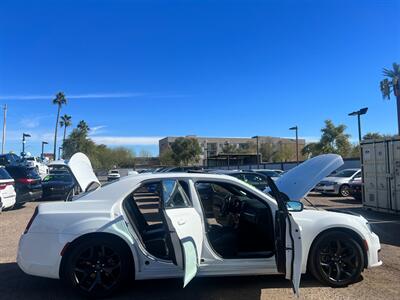 2021 Chrysler 300 S V8   - Photo 5 - Phoenix, AZ 85006