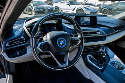 2014 BMW i8   - Photo 11 - Albuquerque, NM 87114