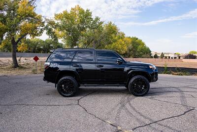 2018 Toyota 4Runner SR5   - Photo 2 - Albuquerque, NM 87114