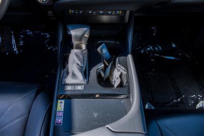 2024 Lexus ES 300h 300h Luxury   - Photo 19 - Albuquerque, NM 87114