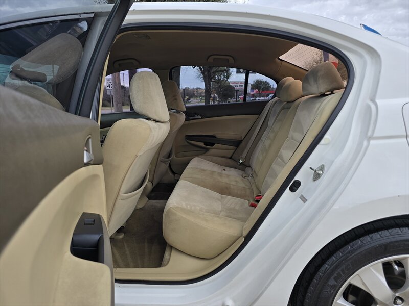 2010 Honda Accord LX - Photo 15 - Garland, TX 75042