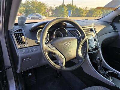 2011 Hyundai SONATA GLS   - Photo 13 - Garland, TX 75042