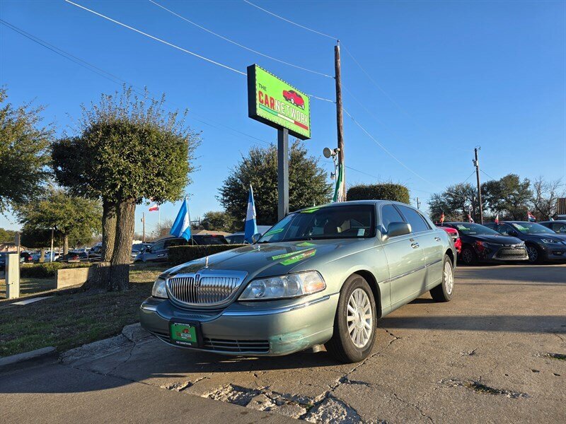 2004 Lincoln Town Car Signature  