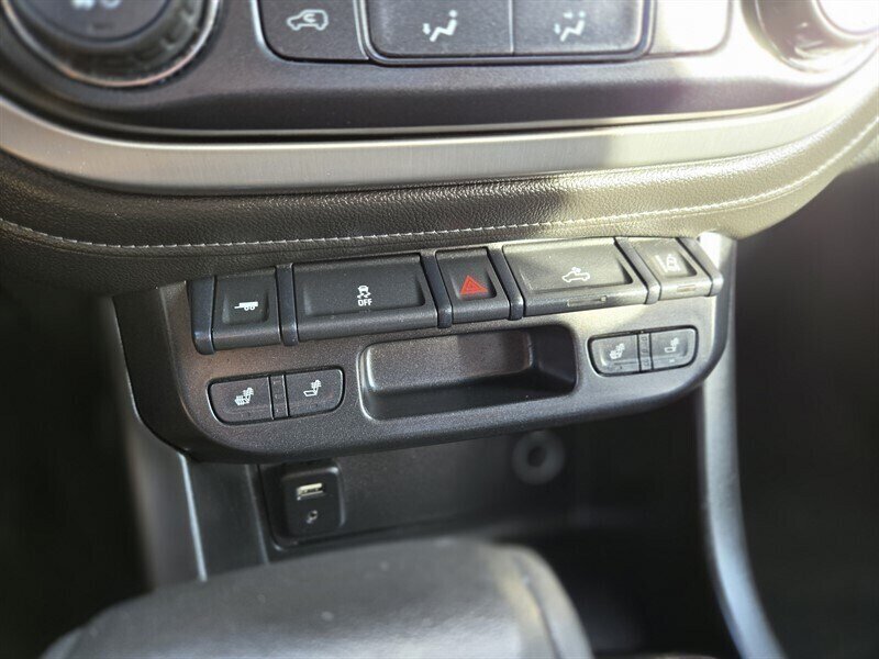 2016 GMC Canyon SLT - Photo 19 - Garland, TX 75042