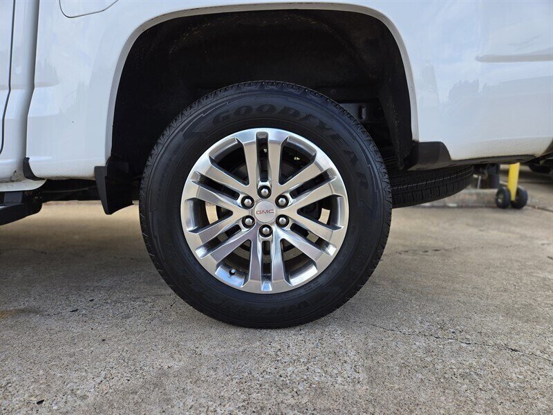 2016 GMC Canyon SLT - Photo 5 - Garland, TX 75042