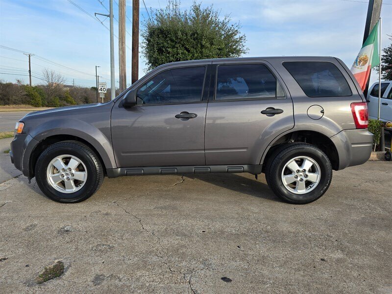 2011 Ford Escape XLS - Photo 3 - Garland, TX 75042