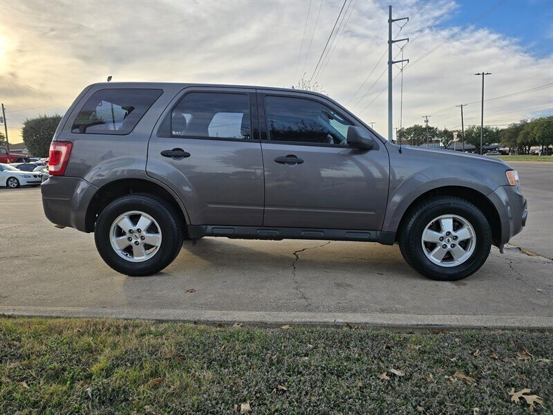 2011 Ford Escape XLS - Photo 9 - Garland, TX 75042