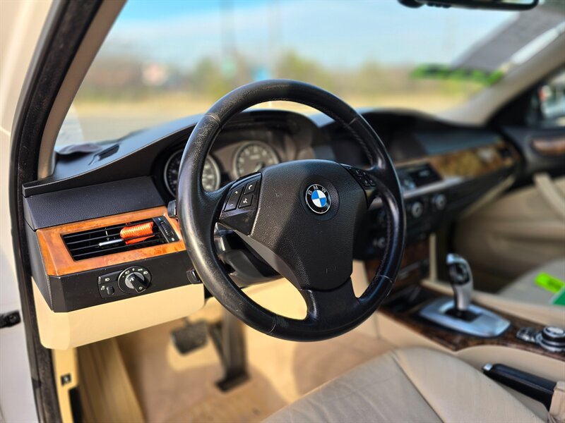 2009 BMW 5 Series 528i - Photo 13 - Garland, TX 75042