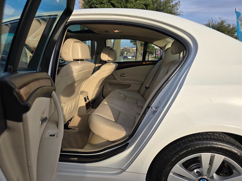 2009 BMW 5 Series 528i - Photo 15 - Garland, TX 75042