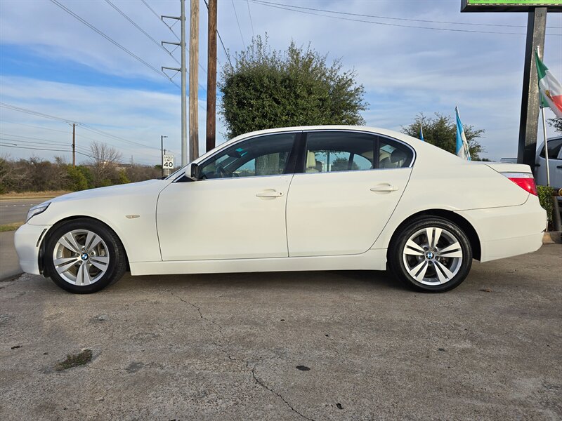 2009 BMW 5 Series 528i - Photo 3 - Garland, TX 75042
