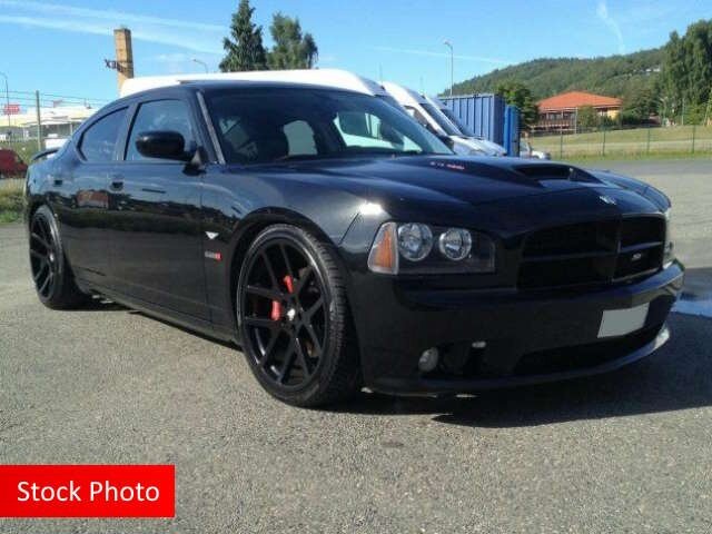 The 2006 Dodge Charger SE photos