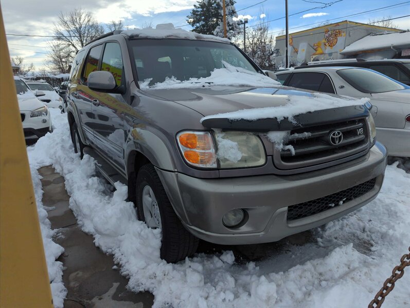The 2002 Toyota Sequoia Limited photos